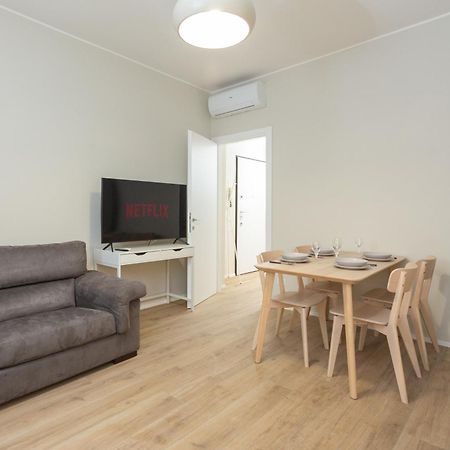 Dreams Exclusive Apartments With Terrace - Free Parking - M1 Station - Near Center Mediolan Zewnętrze zdjęcie
