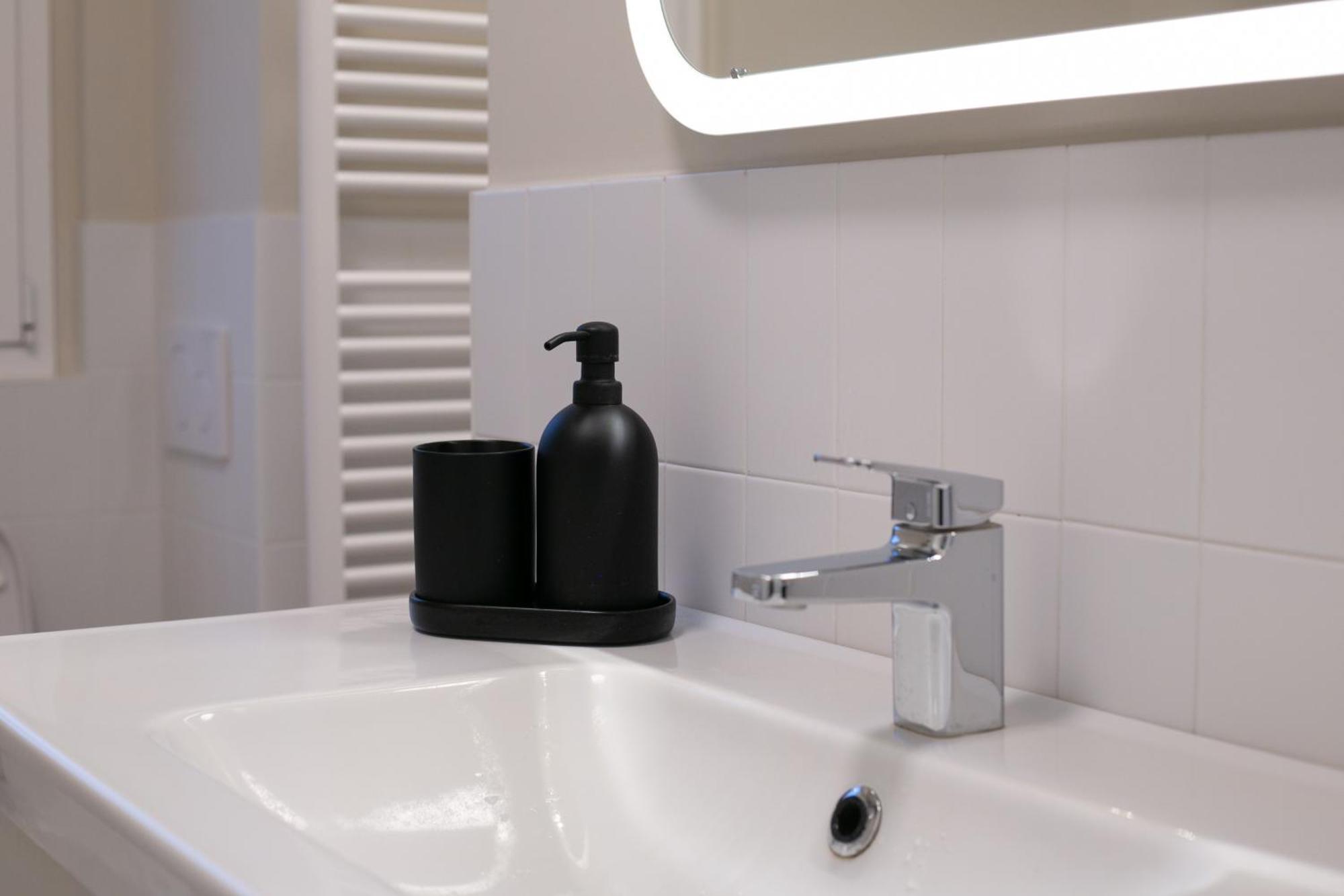Dreams Exclusive Apartments With Terrace - Free Parking - M1 Station - Near Center Mediolan Zewnętrze zdjęcie